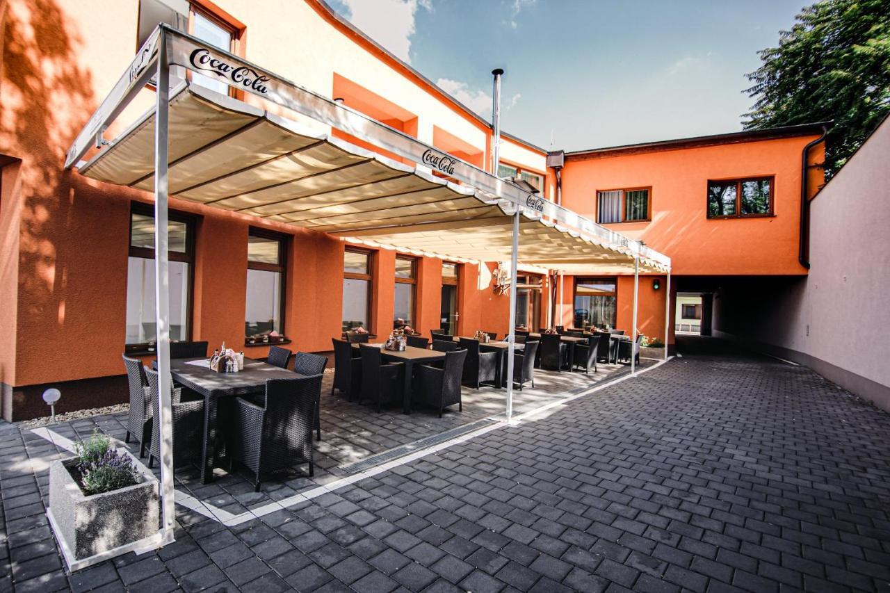 Hotel U Kostela Modřice Екстериор снимка